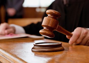 მოსამართლემ ჟურნალისტებზე ძალადობაში 4-ვე ბრალდებული პატიმრობაში დატოვა