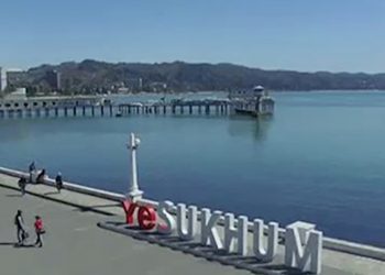 ვიდეო ოკუპირებული სოხუმიდან – “რაღაცნაირად მიყურებს ეს კაცი… ქართულზე რეაქციები აქვთ…”