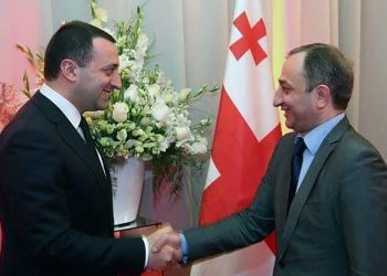 “გაგიკვირდებათ და… დღესაც არ გადამდგარა! წარმატებები პრემიერ-მინისტრს!” – ბონდო მძინარაშვილი