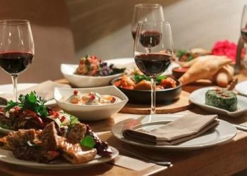 თბილისში, ერთერთ რესტორანში არაბ ტურისტს ვახშამში 2900 ლარი გადაახდევინეს