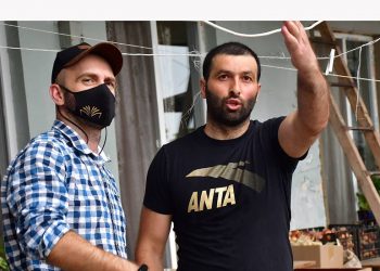 (ფოტოები) – გიორგი კეკელიძე სტუმრად ზაზა გახელაძის ოჯახში – “გადავწყვიტეთ და მათ სტიპენდია სკოლის დასრულებამდე შეუნარჩუნდებათ”