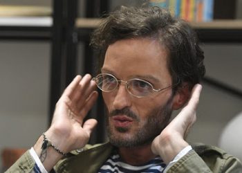 “დაგვაღუნა ქვეყანა თავზე ამასობაში ვიღაც გან@ონმა, ჯვარს და ანაფორას ამოფარებულმა, კოდლამ” – ლუკა ბაქანიძე