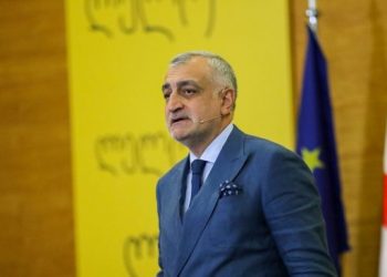 “ამ პარლამენტში ეშინიათ თავისუფალი სიტყვის და მწვავე კითხვების…” – მამუკა ხაზარაძე