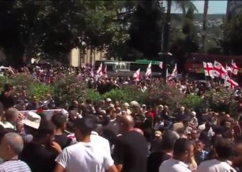 „თბილისი პრაიდის“ კონტრაქციის მონაწილეებმა პარლამენტთან კარვები დაარბიეს