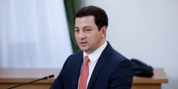 “იძაბებით ჯვრის დანახვაზე?…” – თალაკვაძე ჟურნალისტებს