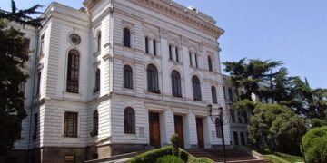 დისკრიმინაციული მოპყრობა ლექტორის მიმართ – სასამართლომ თსუ-ს 4 350 ლარის გადახდა დააკისრა