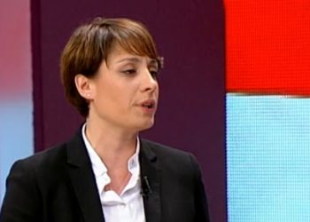 (ვიდეო) – “გაგიხეთქავ მაგ თავს…” – ელენე ხოშტარია პოლიციას