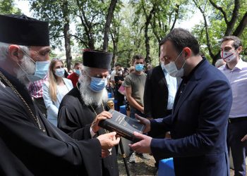 გუნდში დავაყენე საკითხი, რომ ისედაც გაჭირვებულ მოსახლეობას ამ 70 მილიონ ჯარიმებს ნუ გამოვართმევთ, გამცეს პასუხი ყველა კრიტიკოსმა, რატომ არ უნდა დავეხმაროთ ჩვენს მოსახლეობას, რომელმაც 2020 წელს არ იცოდა ეს წესები და რეგულაციები – ირაკლი ღარიბაშვილი