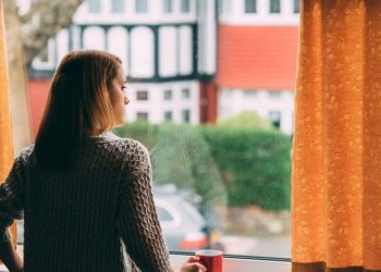 უელსში, თვითიზოლაციაში მყოფ ადამიანებს 750 ფუნტს გადაუხდიან – BBC