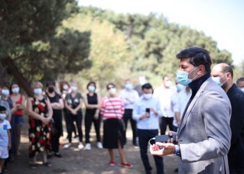 თბილისის მერობის და ნაძალადევის მაჟორიტარი დეპუტატობის კანდიდატებმა თემქის ხევში პარკის მოწყობის მიმდინარე სამუშაოები დაათვალიერეს