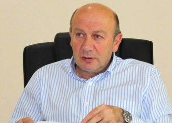 სახლში წაღებული ფილები – ოპოზიცია გორის მერის გადადგომას და პასუხისგებაში მიცემას ითხოვს