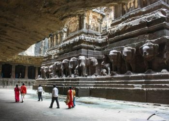 პაკისტანში ინდუისტური ტაძარი დაარბიეს – დაამსხვრიეს ქანდაკებები და დაწვეს ტაძრის შესასვლელი კარი