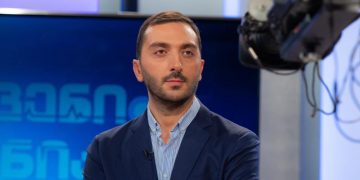 “ბევრი მწერს, “ბატონო ბიძინა, გამოხატეთ თქვენი აზრი, რეები ხდება ქვეყანაში ამ პანდემიისას?” – ესაა ჩემი კომენტარი” – კულუმბეგოვი