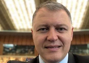 “ექიმი ზის და უკან ხატების შპალერია, სანთლებსაც ანთებენ… ღმერთი გულში უნდა გყავდეს” – გიორგი ფხაკაძე