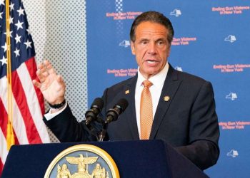 ნიუ-იორკის შტატის გუბერნატორი, ენდრიუ კუომო ქალებს სექსუალურად ავიწროებდა – პროკურორი