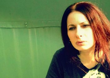 “ასეთი ქვეყანა გინდოდათ, ქოცის მომთრევებო?! უვიცი ნაბი@ვრები, ბნელი ორკები? თქვენ მოყუჩებულ @რაკს არ შეეხო?” – მაია დარსმელიძე