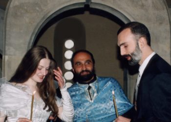 “მამა აკაკის გარდაცვალება გახდა სპეკულაციის თემა!!! არაკაცურია და დიდი უზნეობაა – ეს არის სიმართლე და ვინც ამახინჯებს რეალობას ღმერთმა შეუნდოს!!!” – ზაზა შენგელია