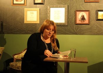 “ყოველ თქვენ აგრესიულ პოსტს ჩემ თავზე ვიღებდი და ძალიან ვნერვიულობდი, რომ არ შემეძლო აცრა… იქნებ ადამიანს  როგორ უნდა და ვერ იცრება… თქვენ მასზე მეტად გიყვართ მისი სიცოცხლე?” – ოლიკო ცისკარიშვილი