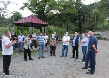 “მათ კარგად იციან, რომ მხოლოდ „ქართული ოცნების“ გუნდს შეუძლია ქვეყანას მოუტანოს გრძელვადიანი მშვიდობა და კეთილდღეობა” – როლანდ ბერიძე