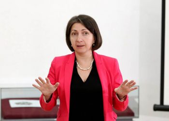 “რამდენიმე სკოლის დირექტორმა ამ ინფორმაციის გაჟღერება მთხოვა…” – რა სქემას ათანხმებს “ოცნება” სკოლების დირექტორებთან? – თამარ ბელქანია
