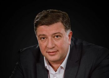 “ისეთი დებილები არიან, რომ შეიძლება იმ ჩემოდანში მიშას ეძებდნენ…” – გიგი უგულავა