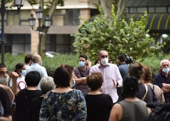 ზურაბ აბაშიძე მოსახლეობას ორბელიანის მოედნის რეაბილიტირებულ სკვერში შეხვდა