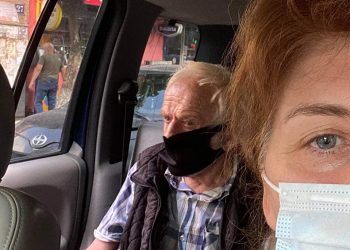 “ასე გადაყავს ბაზრობიდან სახლისკენ საღამოობით მოხუცი მოვაჭრეები…” – ანა მიქაძე