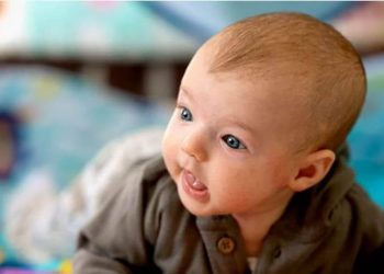 “ახალშობილის მუცელზე გადმობრუნების 3 სარგებელი – დაიმახსოვრეთ! ჩვილს ყოველთვის უნდა ეძინოს ზურგზე!” – ზაზა თელია