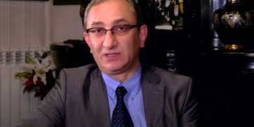 “რა ნიგერიელი, ხალხო, რა ნიგერიელი?! ქართველის მენტალიტეტზე სულ ოდნავი წარმოდგენა მაინც აქვს?!” – ბონდო მძინარაშვილი