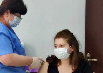 19 კვირის ორსულ გოგოს ვაქცინა დედამ გაუკეთა