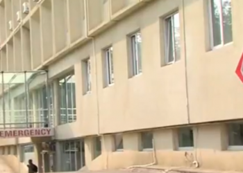 ცემა, დაბმა, საკვების დამალვა – პაციენტები ჰოლანდიური ჰოსპიტალის ექიმებს არაადამიანურ მოპყრობაში ადანაშაულებენ