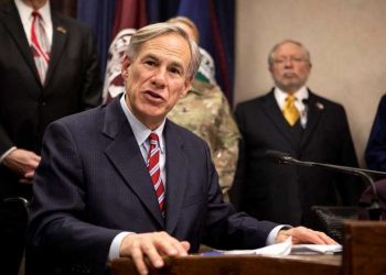 გუბერნატორი, რომელმაც პირბადეები აკრძალა, COVID-19-ით დაინფიცირდა