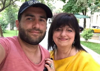 “კლინიკაში 3 დღე გააჩერეს, კარგად ხარო და კოვიდსასტუმროში გაწერეს… მისი ფეხით შესული კაცი ფიცრით გამოგვისვენეს, ეს მოხდა მათი პროტოკოლის გამო” – გარდაცვლილთა ოჯახი