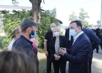 პრემიერ-მინისტრი ფოთის სანაპირო დაცვის ბაზასთან მცხოვრებ დევნილებს მათი პრობლემის უმოკლეს ვადაში გადაჭრას დაჰპირდა