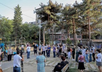 გიორგი ტყემალაძემ საარჩევნო კამპანიის ფარგლებში აბაშიძისა და ფალიაშვილის ქუჩების მცხოვრებლებთან შეხვედრა გამართა