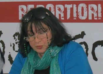 “ალიოოო, მთავრობააა! ჩემ ქუჩაზე 2 კუბო ერდროულად ჩამოატარეს… საარჩევნო პიარისთვის ემზადებით? ტფუიიიიი” – ირინა გოგოსაშვილი