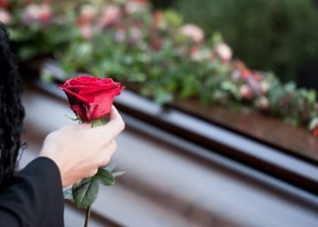 “თბილისი დღეში 80 კაცს ვერ გაასვენებს, არის დღეები, როცა კატაფალკის პოვნა ძნელია“ – სარიტუალო მომსახურების კრიზისი