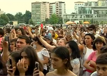 კონცერტი კოვიდრეგულაციების დარღევით – წინასაარჩევნო კამპანია ზუგდიდში