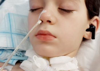 პატარა ლევანიკოს, რომელსაც თამაშის დროს გული გაუჩერდა საზოგადოების დახმარება სასწრაფოდ სჭირდება