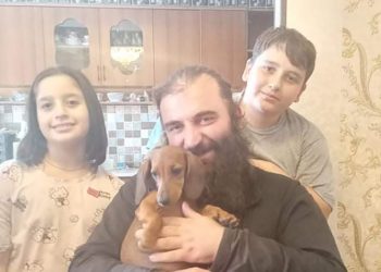 “ძალიან ბევრ ცნობილ ადამიანს, ბიზნესმენს, თუ პოლიტიკოსს, მივწერე, რომ მცირედით დამხმარებოდნენ მაგრამ არც კი გამომხმაურებიან!” – ბერი სებასტიანე