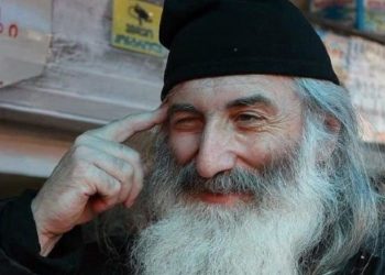 მამა ნიკოლოზი მრევლს მოუწოდებს, სესხი დოლარში არ აიღონ