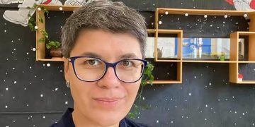 “იმას მიეცეს ჩვენი ცოდვა, ვინც პირველად თქვა, აცრილი ისევე ავრცელებს ვირუსს, როგორც აუცრელიო და დამაზუსტებელი ინფორმაცია არ მოაყოლა” – ნანა დიხამინჯია