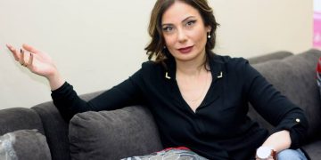 “აბა რა, როცა მთავრობა იდიოტი გყავს შენც იდიოტი უნდა იყო, იდიოტი ხალხი+ იდიოტი მთავრობა=კატასტროფას” – ნინო ჯანგირაშვილი