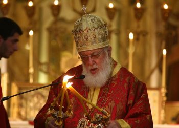 ვინ არ შეუშვეს ფერისცვალების დღესასწაულზე სამების ტაძრის საკურთხეველში?