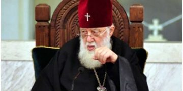 “ამის გაგონებაზე პატრიარქი ატირდა… მერე ბორისოვს გადასცა 10.000 დოლარი ქართველების, ოსების და რუსების დასაკრძალად…”