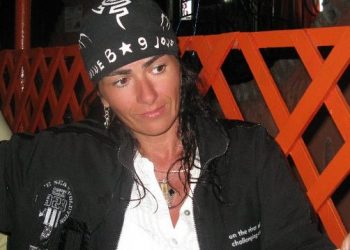 “რა ჰგონიათ, 23:00 მდე ვინ დეეთრეოდა და რით დეეთრეოდა რესტორნებში ??? ისევ ეგენი და მაგათი ნაშიერნი…”