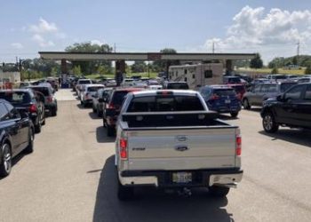 რიგები, გაქცევა და წინასწარ გამოყოფილი დახმარება – აშშ-ში დამანგრეველი ქარიშხლისთვის ემზადებიან