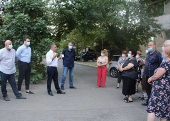 სამგორის მაჟორიტარი დეპუტატობის კანდიდატი რევაზ სოხაძე ვარკეთილი 3-ის მოსახლეობას შეხვდა