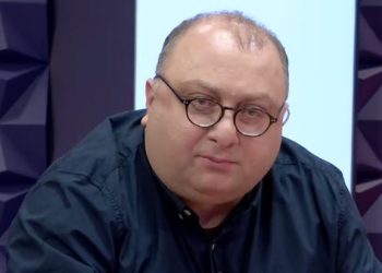 „რა უნდა მოიმიზეზოს მიშამ რომ ეს კრახი რამენაირად აიცილოს დროებით მაინც? რა თქმა უნდა არჩევნების გადადება“