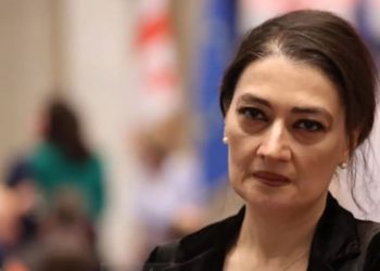 “რა ყველა თქვენსკენ ექაჩებით, რა გჭირთ რა?!” – თაკო ჩარკვიანი